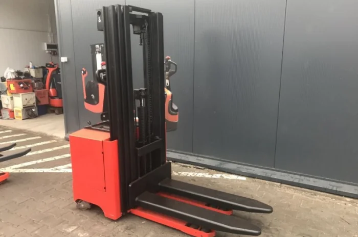 Штабелер электрический поводковый Manitou1, 6 т 4.2 м- фото № 2