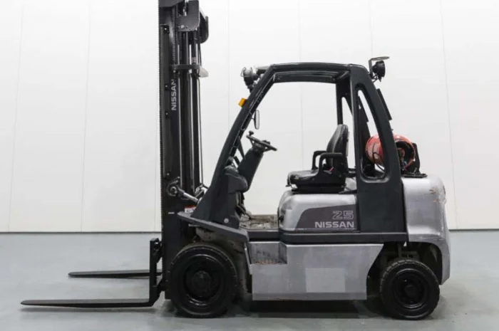 Вилочный погрузчик Nissan U1D2A25LQ 2012 года- фото № 2
