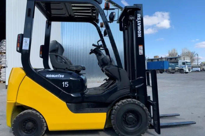 Вилочный автопогрузчик Komatsu с наработкой всего 1811 моточасов- фото № 1