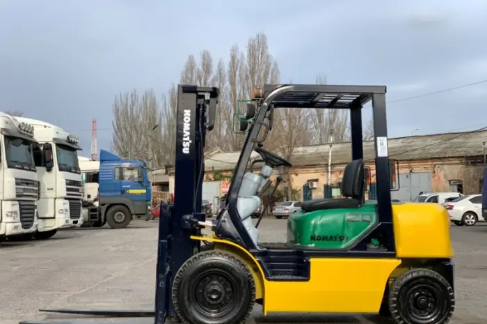 Вилочный бензиновый автопогрузчик Komatsu FG20LC-12 с наработкой всего 1811 моточасов- фото № 5