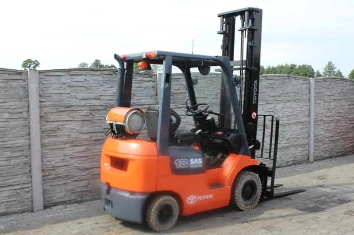 Кара погрузчик Toyota 7FGF18, газ, 4.5 м.подъем- фото № 5