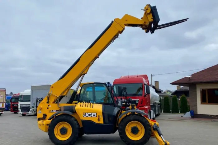 Телескопічний навантажувач JCB 540-140 - 2017 рік- фото № 15