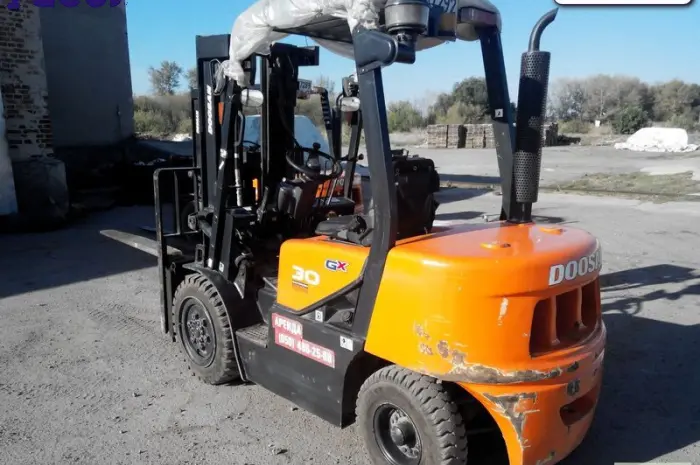 Аренда автопогрузчик б/у Doosan D30G, дизель- фото № 4