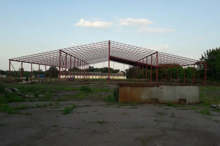 Строительство каркасных ангаров, навесов под технику под ключ. Замена кровли- фото № 3