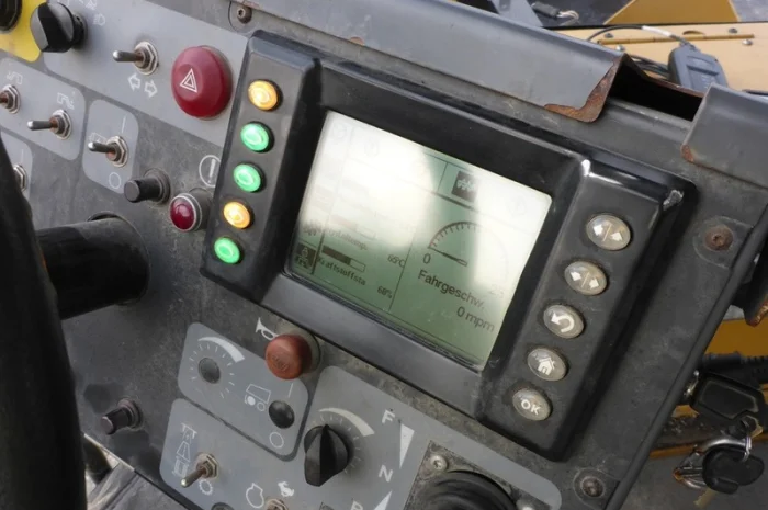 Асфальтоукладчик Caterpillar AP655D в продаже- фото № 2