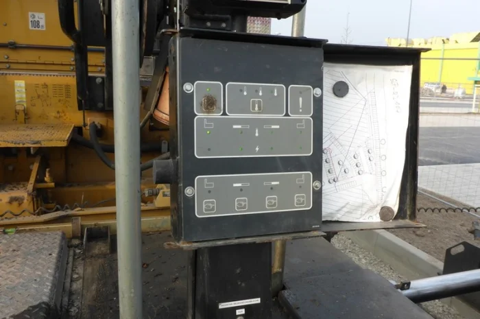 Асфальтоукладчик Caterpillar AP655D в продаже- фото № 3