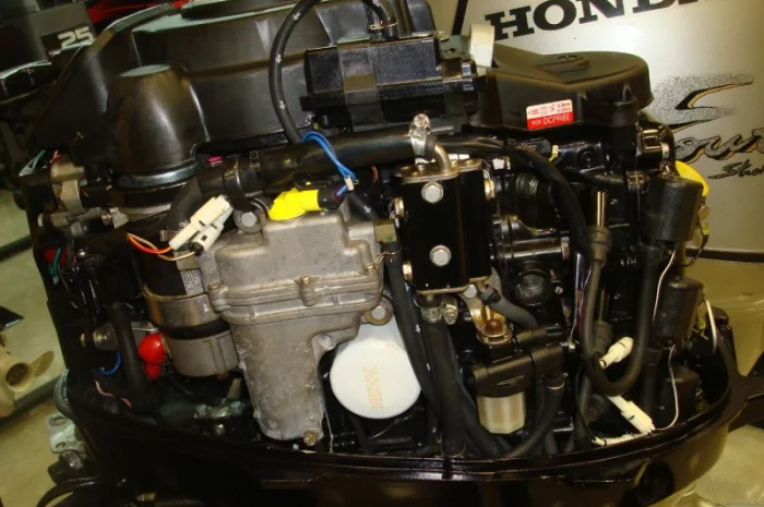 Продается лодочный мотор Tohatsu - 30, б/у, 2014 года- фото № 3