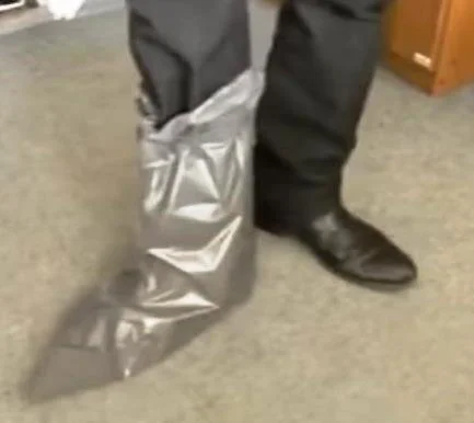 Оборудование для изготовления изделий криволинейной формы из пленки: бахил, перчаток и т.д- фото № 2