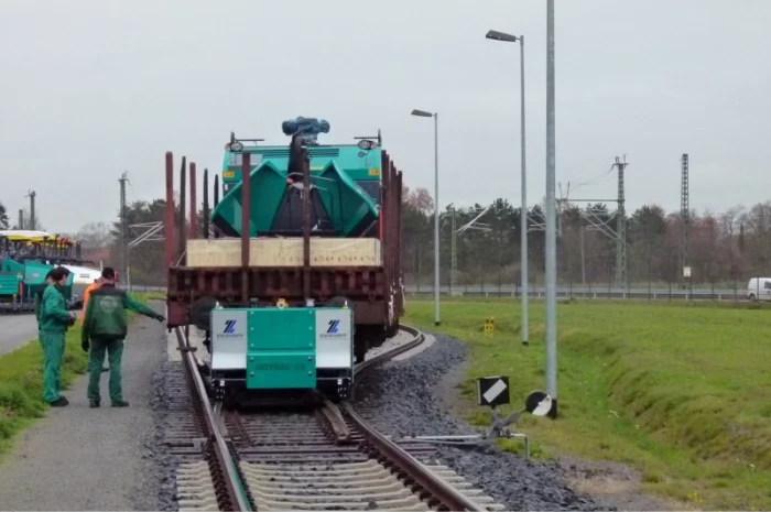 Тяговый модуль вагонов, дорожно рельсовая техника- фото № 3