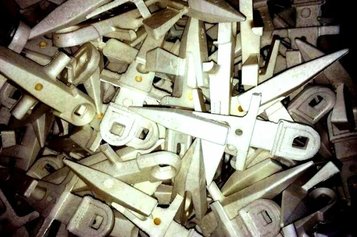 Зуб, коронка, адаптер ковша екскаватора, бульдозера, леміш плуга- фото № 12