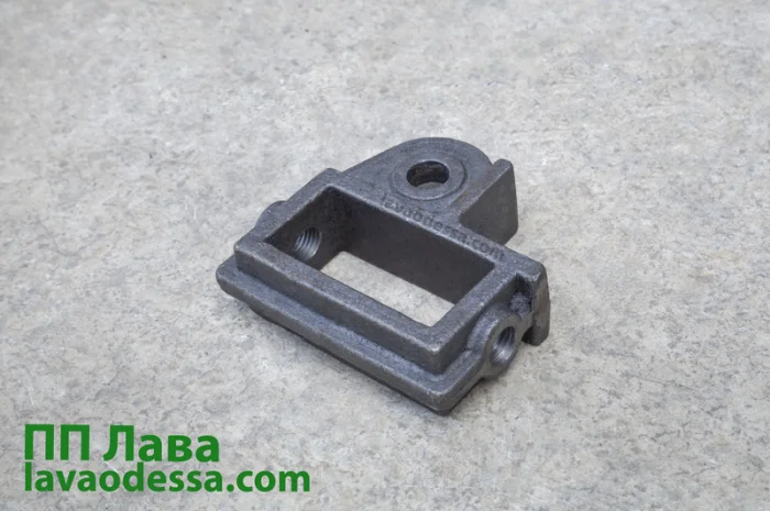 Кронштейн на плуг ПЛН 01.316 лівий литий по випалюваній моделі, прямокутний отвір- фото № 2