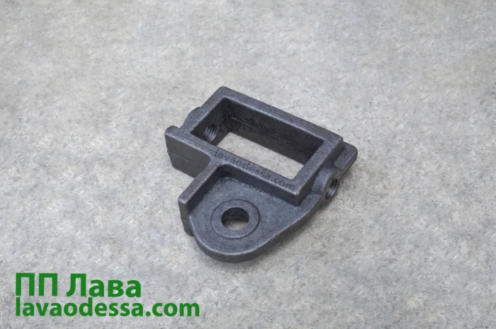 Кронштейн на плуг ПЛН 01.316 лівий литий по випалюваній моделі, прямокутний отвір- фото № 3