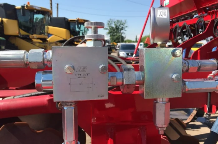 HORSCH Tiger 3MT, 4MT. Система внесения сухих/жидких удобрений. Селитра/карбамид/КАС/ЖКУ- фото № 9