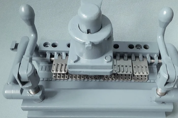 Продам Устройство Мастер130.ПС (УМ130) Для Запрессовки Соединителей В Ленту- фото № 1