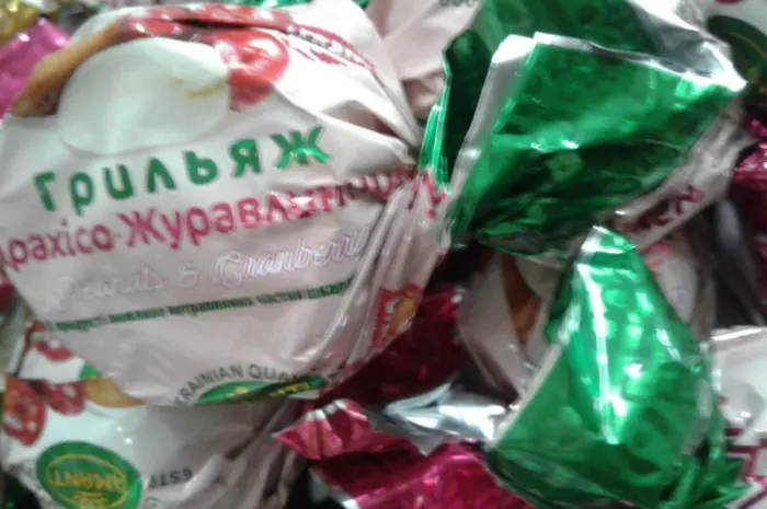 Манго в шоколаде, шоколадные конфеты в ассортименте- фото № 4