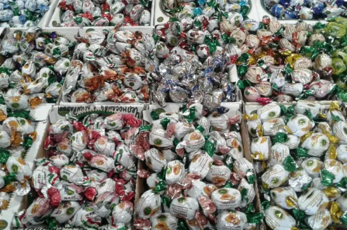 Шоколадні цукерки Amanti оптом в роздріб. Сухофрукти в шоколаді. Цукерки Аманти- фото № 2