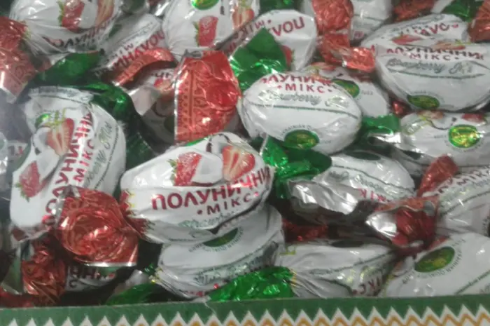 Шоколадні цукерки з натуральними фруктами. Сухофрукти в шоколаді оптом в роздріб Цукерки- фото № 3