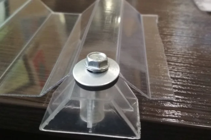 Профільований полікарбонат для навісів та будівель- фото № 1