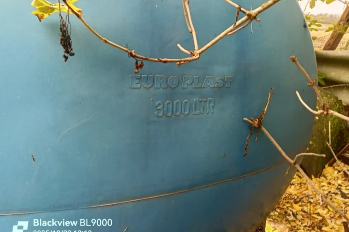 Продается пластиковая емкость объемом 3000 л- фото № 3