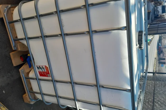 Еврокубы и канистры в продаже- фото № 1