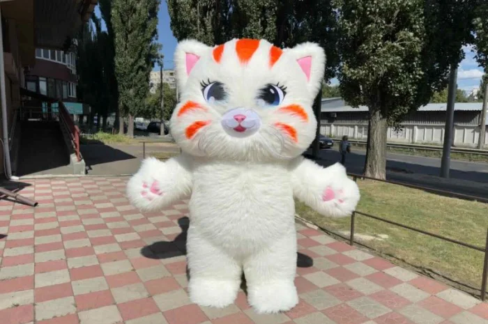 Аниматорский костюм надувной - ходячий щит бренда 240 см 4 часа работы- фото № 2