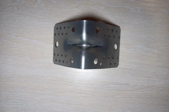 Универсальный оцинкованный уголок с ребром жесткости 145×145×95- фото № 4