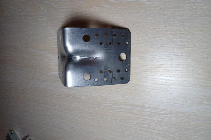 Универсальный уголок с ребром жесткости 105х105х90 2мм- фото № 4