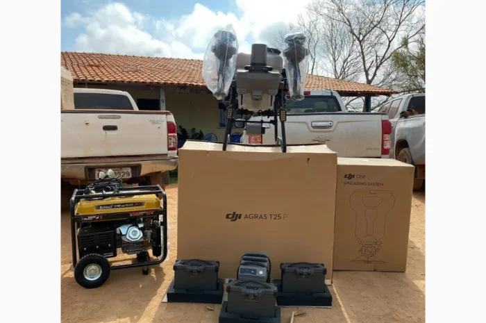 DJI Agras T25P Agricultural Sprayer Drone- фото № 1