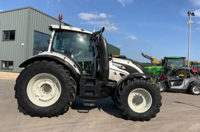 Valtra T234 Versu Twin Trac 2015 р- фото № 1