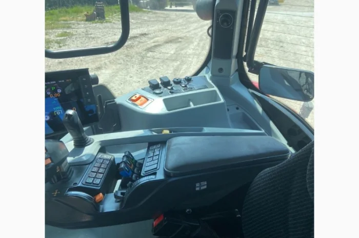 Трактор колісний VALTRA T235 VERSU- фото № 7